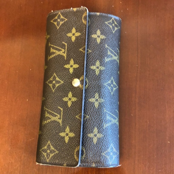 Louis Vuitton Wallet - Picture 2 of 3